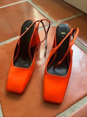 ZARA 🇪🇸 neon orange square heels (40) US 9.5
